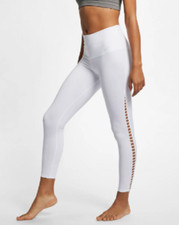 nike sculpt hyper crop