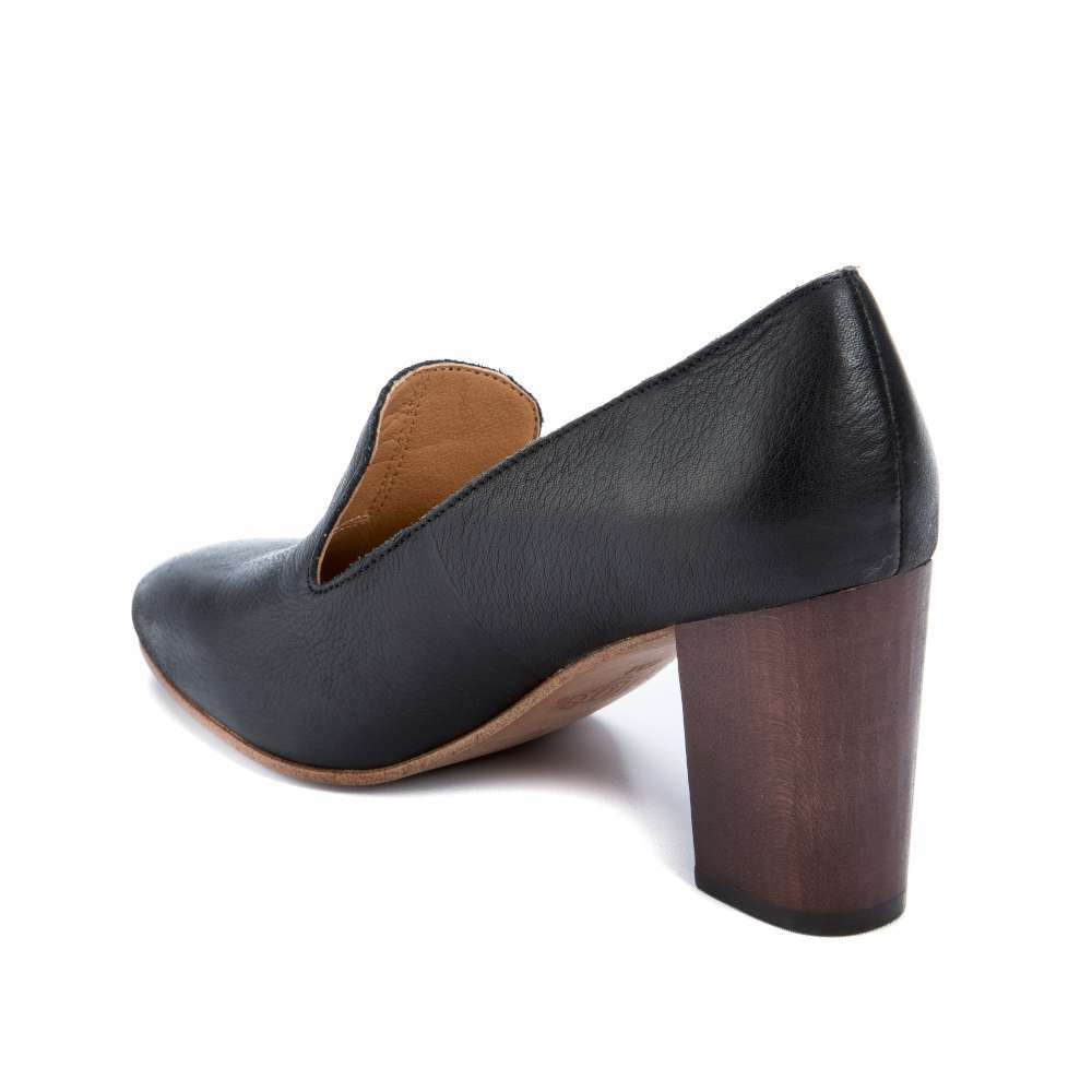 Latigo Womens Kala Leather Closed Toe Classic Pumps, Black, Size 7.5 o2N7 Latigo Womens Kala Leather Closed Toe Classic Pumps, Black, Size 7.5 o2N7
