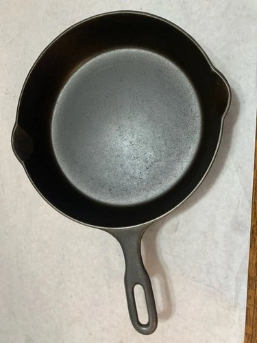 Refurbished Vintage Griswold Iron Mtn. #7 Cast Iron Skillet With Heat Ring #1032