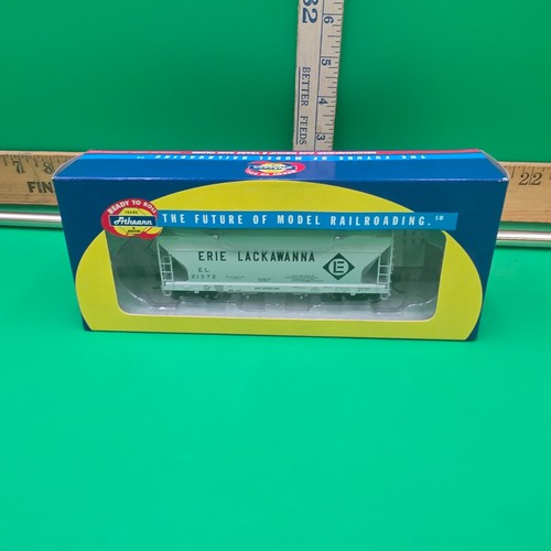 Tolva cubierta de 2 bahías Athearn 95932 Erie Lackawanna ACF 2970 #21372 con caja | Condition: Used