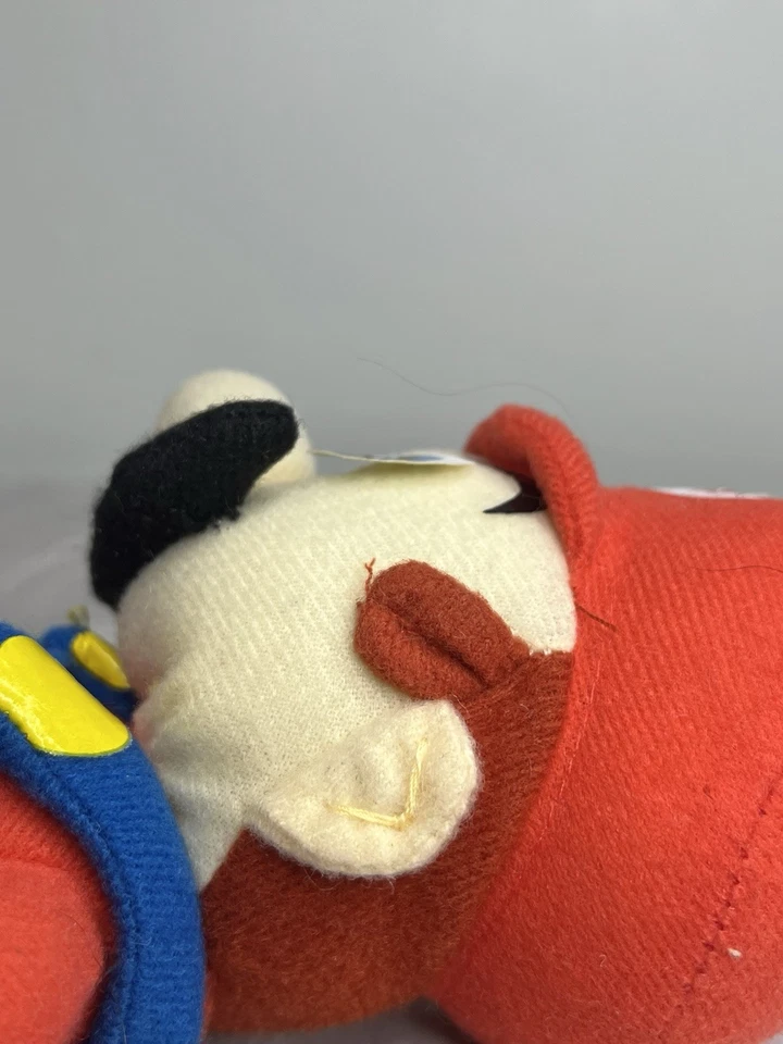 Peluche vintage KellyToy Nintendo Super Mario relleno 8” 2001 ojos azules peeling Foto 3 de 4