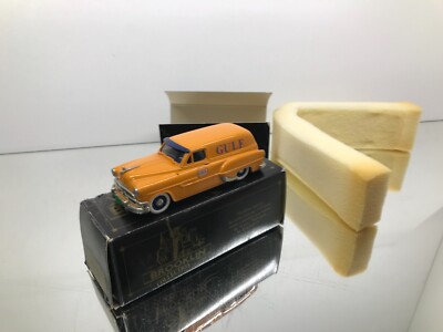 BROOKLIN BRK31 PONTIAC SEDAN DELIVERY 1953 GULF OIL -ORANGE 1:43- GOOD IN BOX