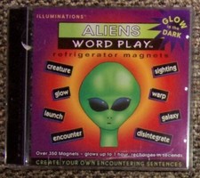 VINTAGE 1997 ALIENS WORD PLAY GAME.  GLOW IN THE