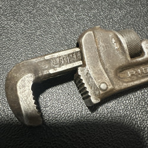 VINTAGE RIDGID 5-1/2” LONG OFFSET PIPE WRENCH 1727623 RIDGE TOOL CO. ELYRIA USA - Picture 6 of 6