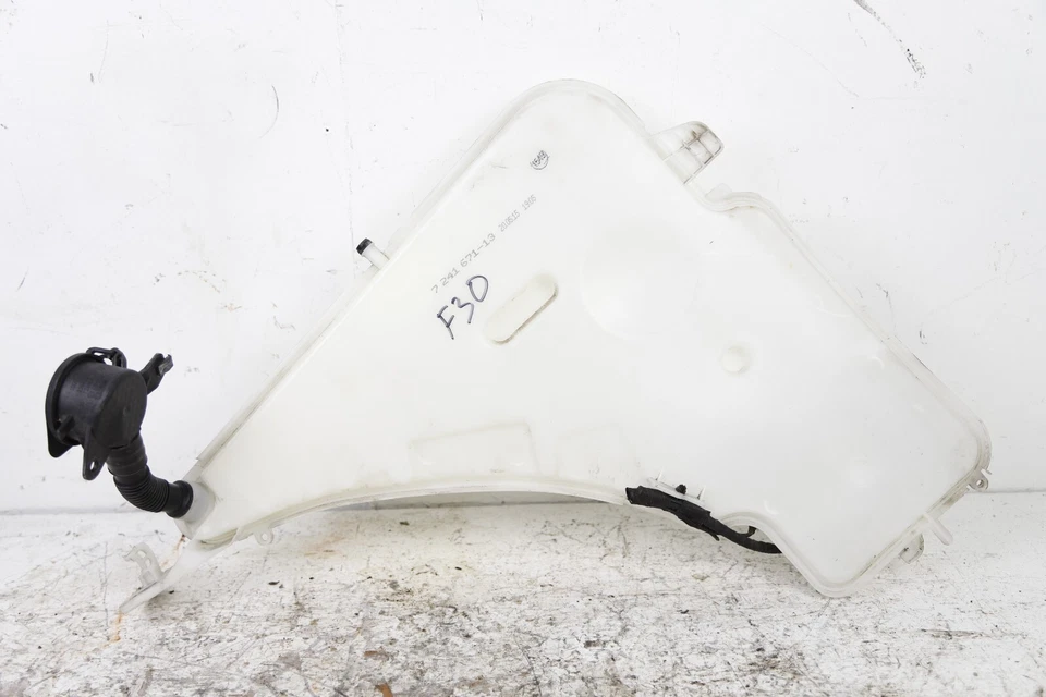 Bomba tanque contenedor fluido agua para parabrisas BMW 2 3 4 Series F22 F30 F32 OEM Foto 2 de 3