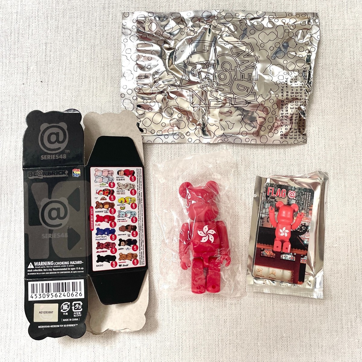 BE@RBRICK Bearbrick100% SERIES 48 Flag Hong Kong Shipping BE@RBRICK Bearbrick100% SERIES 48 Flag Hong Kong Shipping