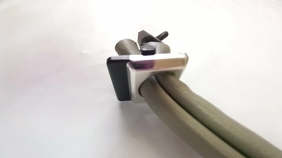 E45Y-5422666-E  DOOR PULL STRAP RH OR LH 1984 1985 LINCOLN CONTINENTAL  - Image 2 of 4