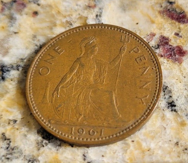 1961 ELIZABETH II DEI GRATIA REGINA F D ONE PENNY COIN, GREAT