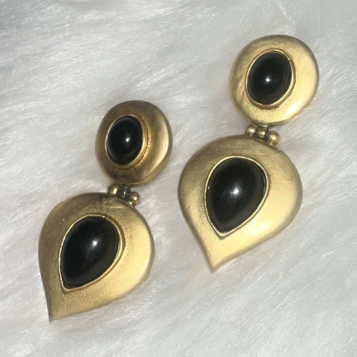 Gold Tone Black Teardrop Dangle Drop Earrings Clip-On Closure Bezel Metal
