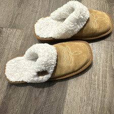 Ariat Criss Cross Suede Sherpa Lined Slip-On Slippers Tan/White Womens 6