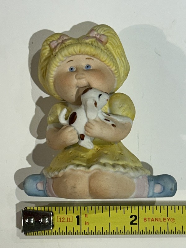 Cabbage Patch Kids BEST FRIENDS girl with puppy porcelain figurine VINTAGE 1984