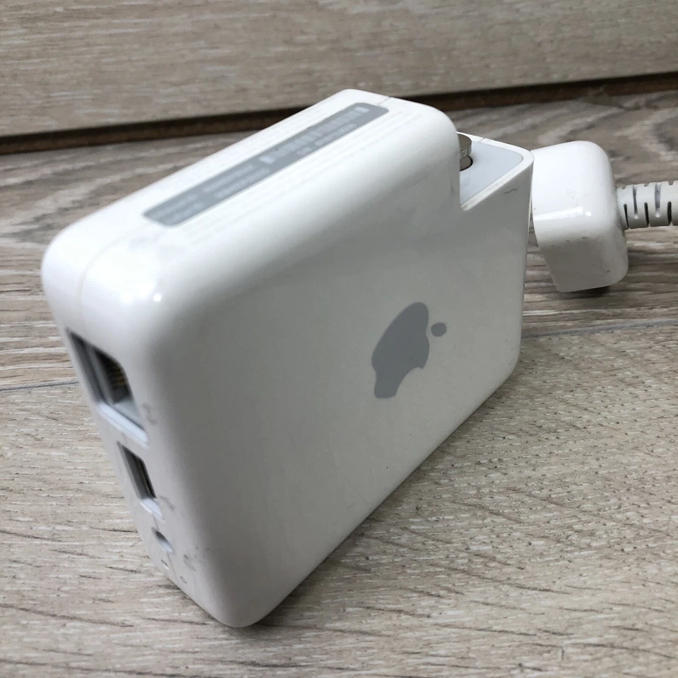 Apple AirPort Express 1st generation A1264 802.11n WiFi Router - Preowned - Image 4 of 4