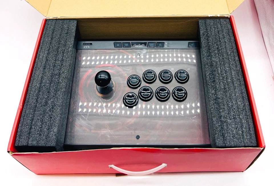 Mad Catz The Authentic EGO Arcade Fight Stick for PS4 / Xbox / Switch / PC - Image 3 of 4