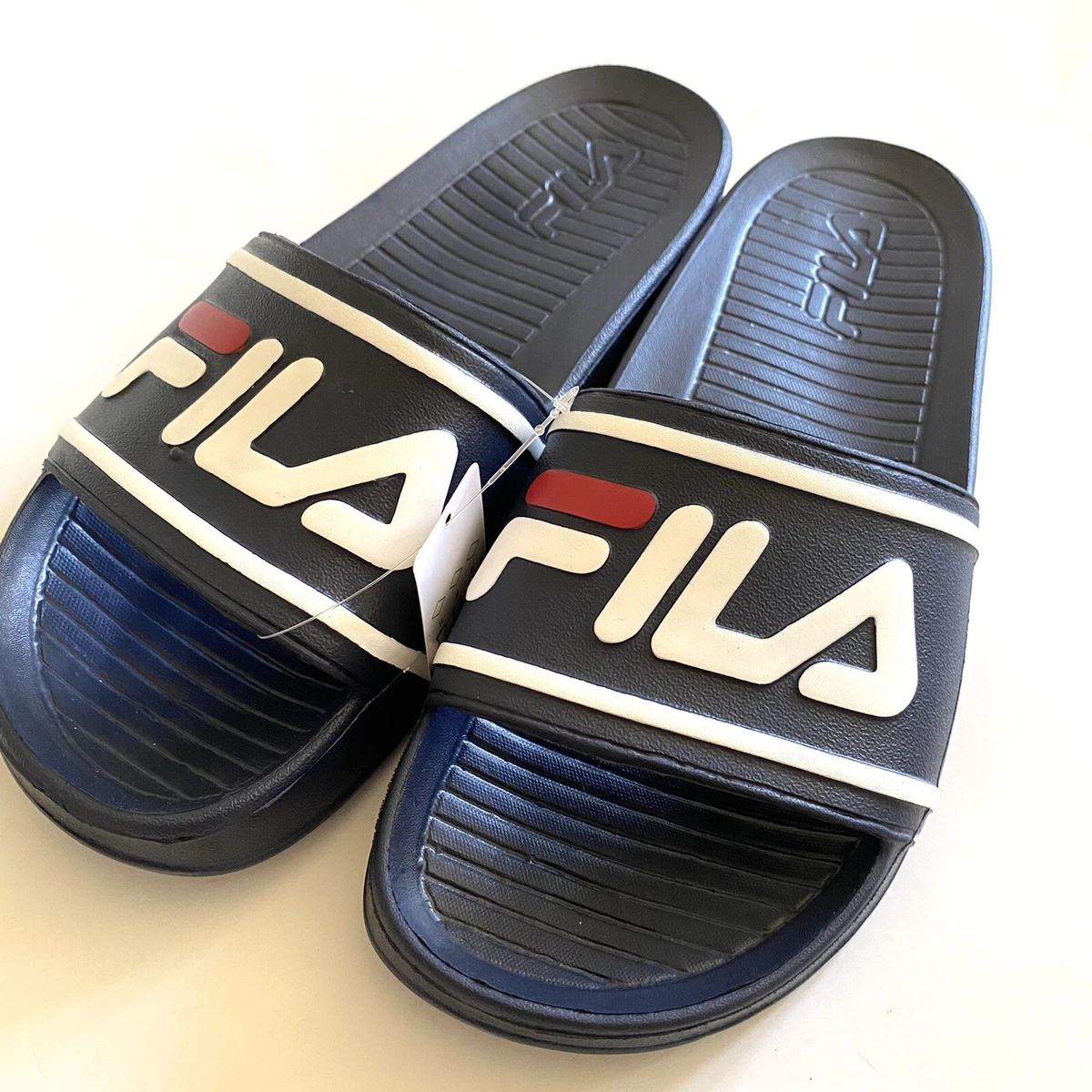 Fila sandals size clearance 11