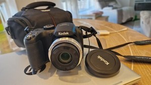 Kodak PIXPRO AZ252 Astro 16MP Bridge Camera - Black