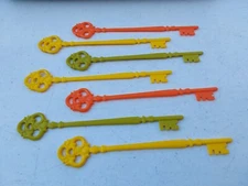 Vintage Cocktail Stirrers 1970's Skeleton Key Swizzle Sticks Plastic Barware 6pc