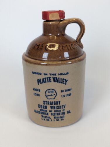 1971 Platte Valley Straight Corn Whisky par McCormick bouteille en céramique avec liège - Photo 1/11