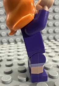 LEGO Daphne Blake Minifigure - 75903 Scooby-Doo Mystery Mansion