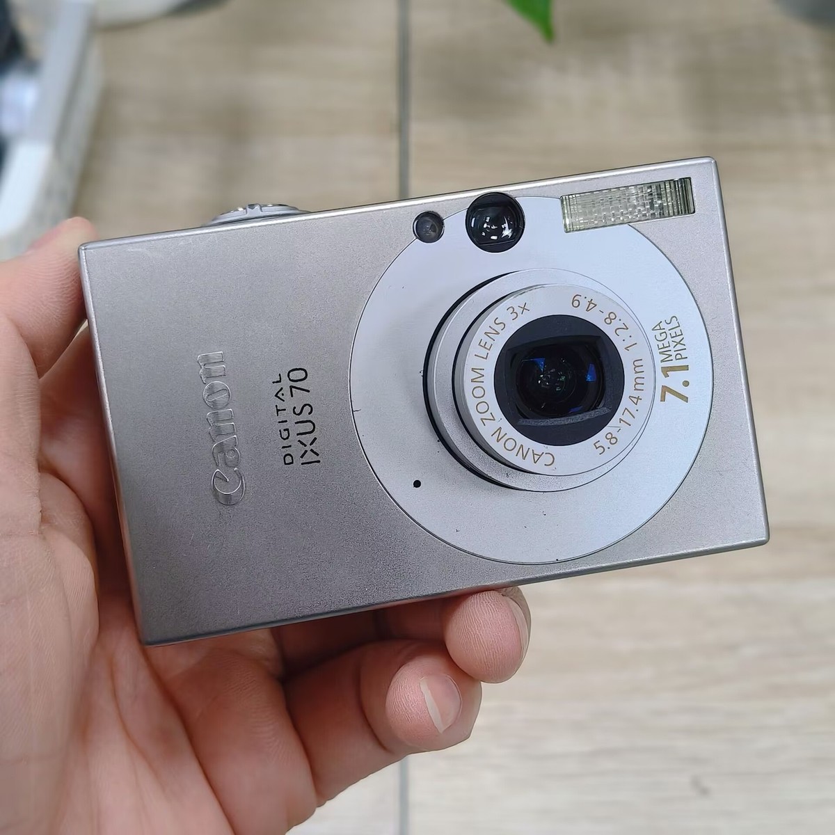 Canon IXUS 70 / SD1000 7.1MP 3X Optical CCD Vintage Digital Camera