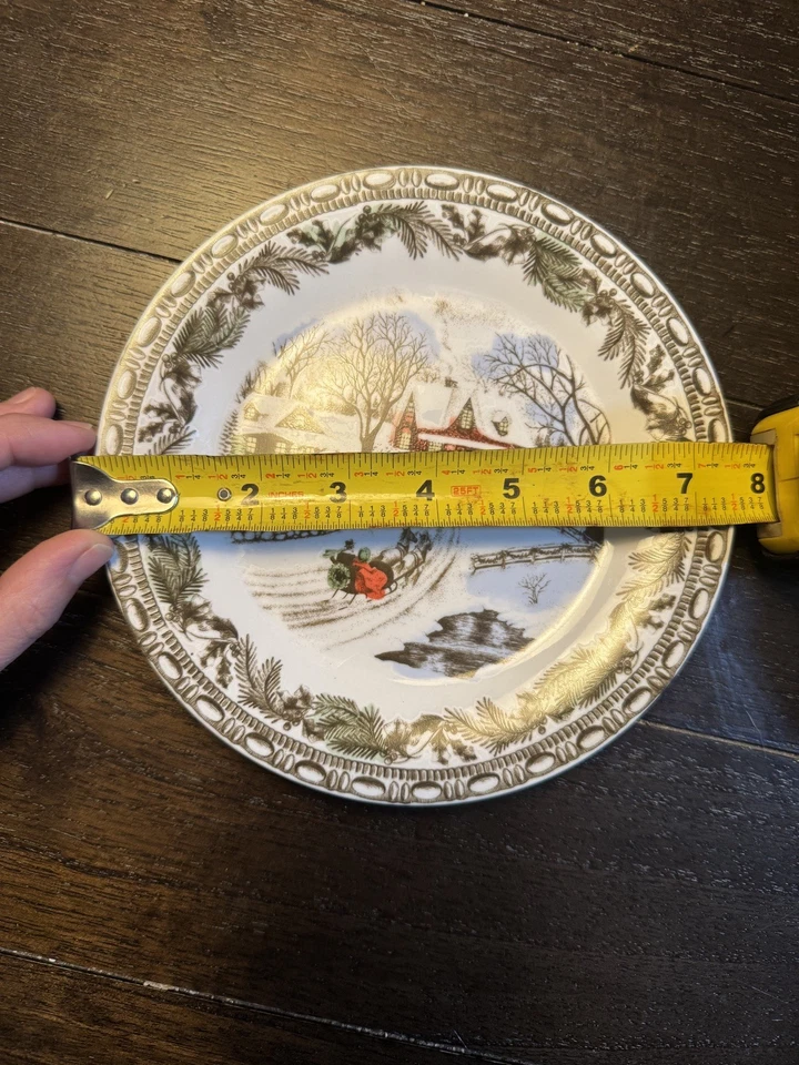 4 platos de ensalada Gibson de 7 1/2" con patrón de baño de Navidad Foto 4 de 4