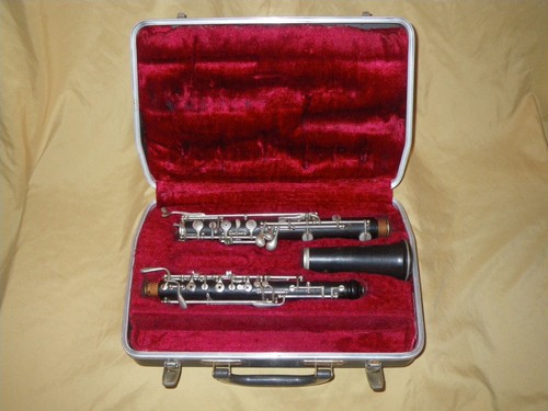 VINTAGE SELMER BUNDY OBOE - WOOD - READ...FOR RESTORATION
