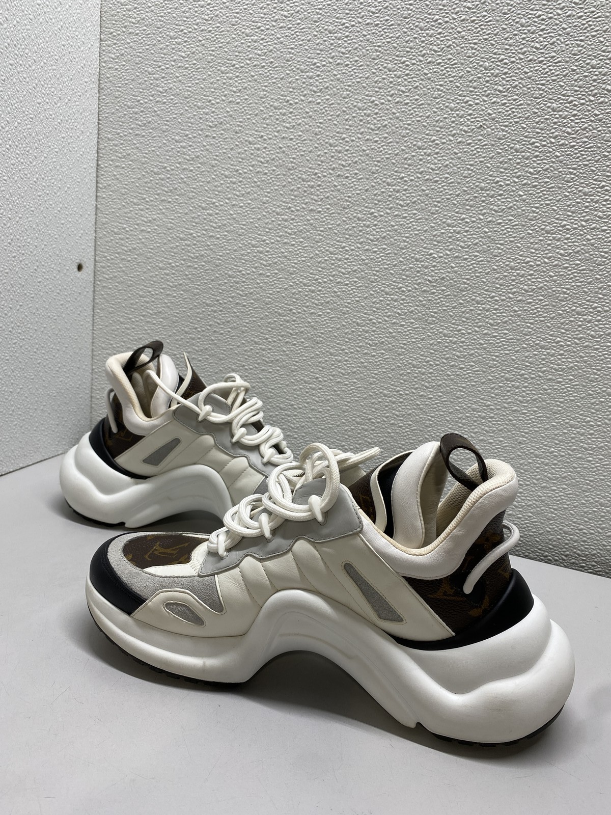 Louis Vuitton Womens Archlight Chunky Sneakers Size 9.5 White, Brown *Preowned*