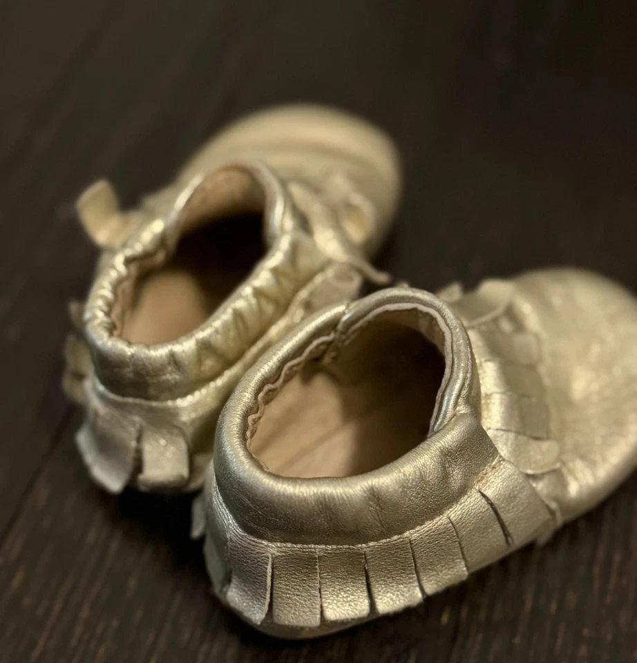 Old Soles Baby Infant Girls Gold Metallic Moccasins EU 21 US size 5 - Image 2 of 4