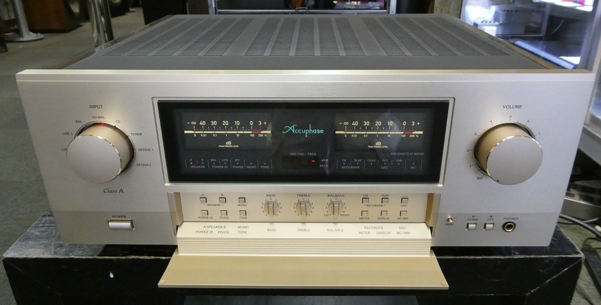 Accuphase E-600 Class A Integrated Amplifier (Japan 120V Conversion