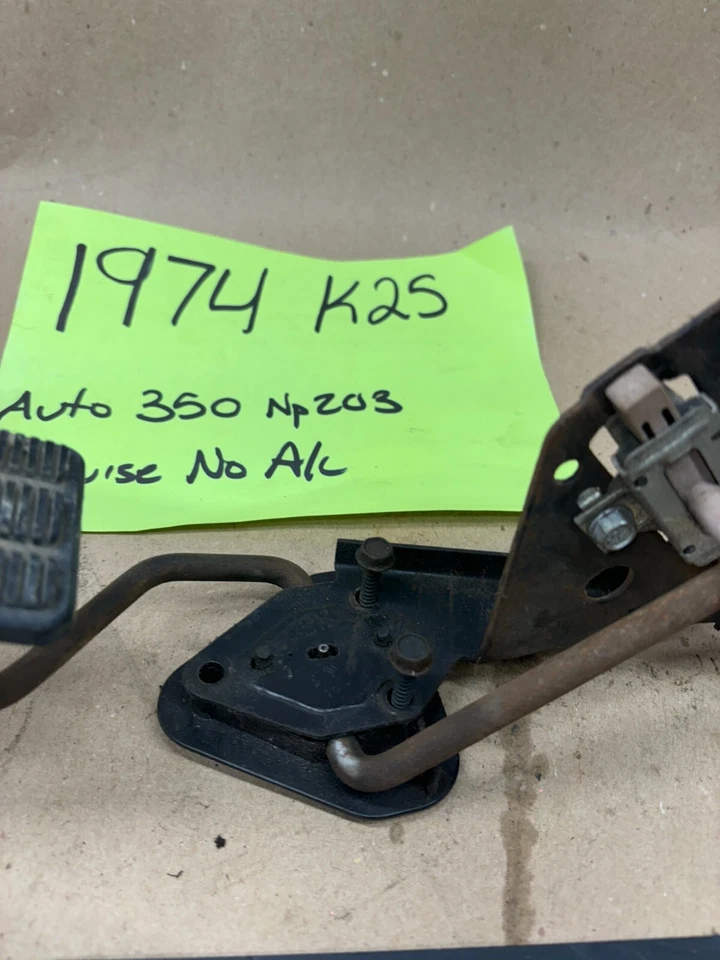 1981 1987 CHEVROLET GMC K10 K5 K20 K30 Throttle Pedal Assembly Mount Pad Bracket - Image 3 of 4