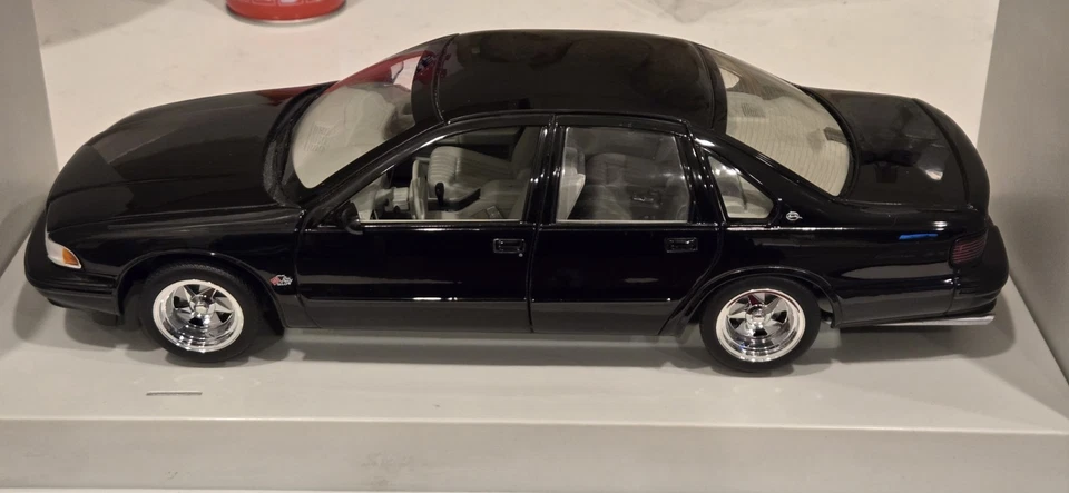 VERY RARE 1/18 Autoart Chevrolet Impala SS 510 Concept Black Diecast **READ** - Image 3 of 4