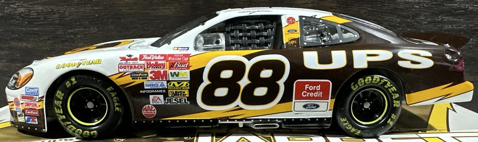 2003 Dale Jarrett #88 UPS Ford Taurus 1/24 Action NASCAR Diecast - Image 2 of 4