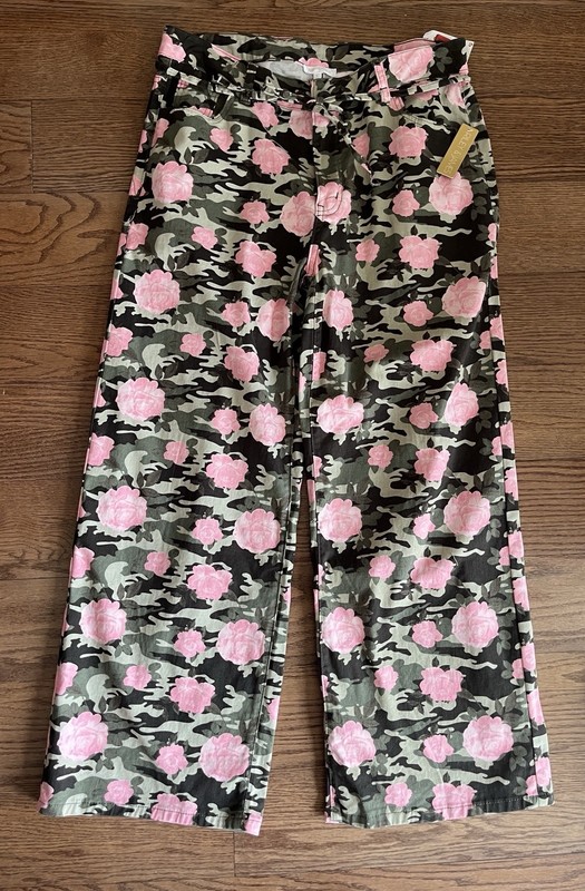 NWT Riley & James Baggy Cargo Pink Rose Camouflage Jeans Size Large