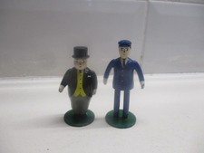 thomas the tank engine train set figures fat controller and his guard