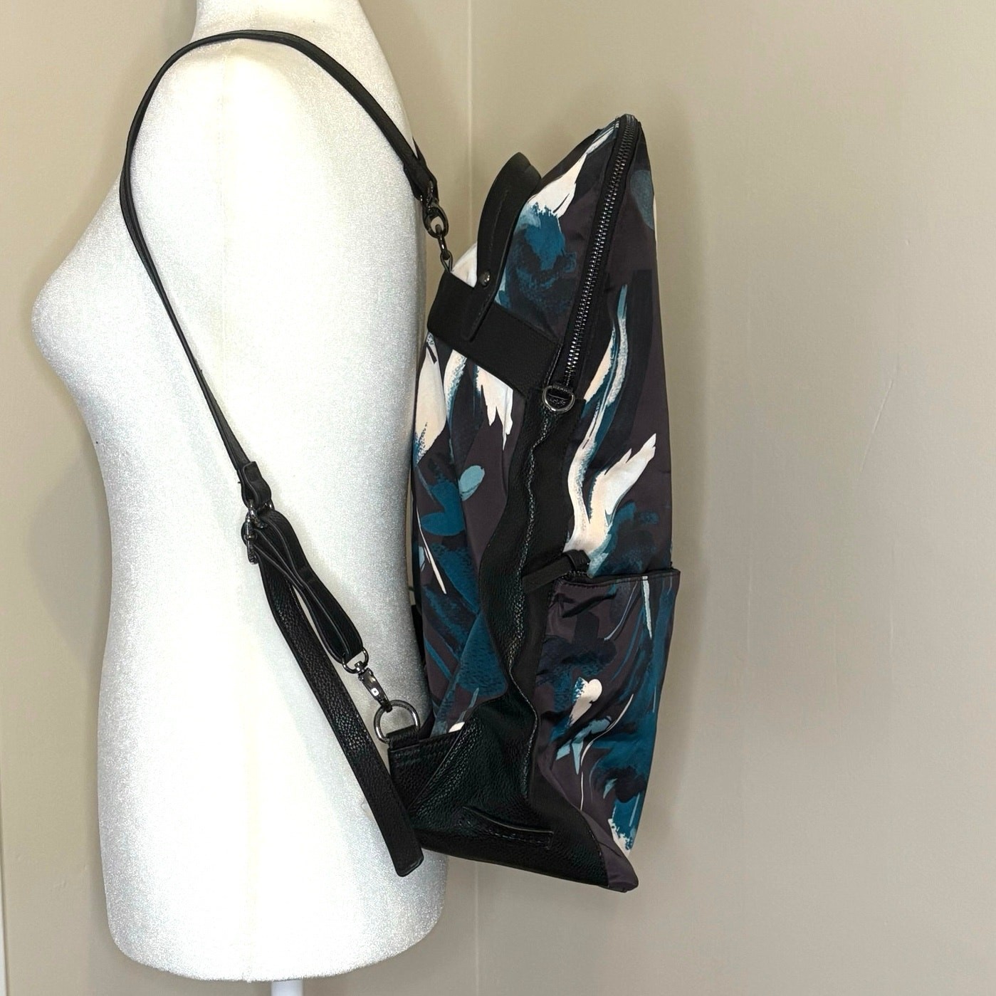 Fabletics Multi Functional Backpack Gym Bag Carry… - image 3