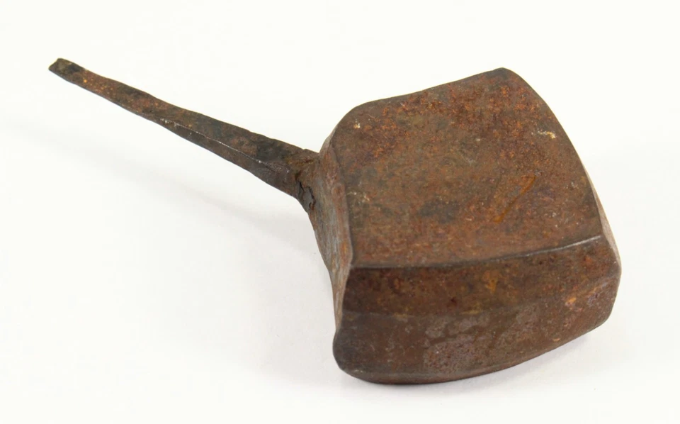 = Antique Cast & Wrought Iron Portable Anvil, Sickle/Scythe Peening, Metalwork - Image 2 of 4