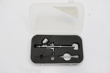 Alimentation siphon double action Master Airbrush S68 et alimentation par gravité Master Airbrush G22