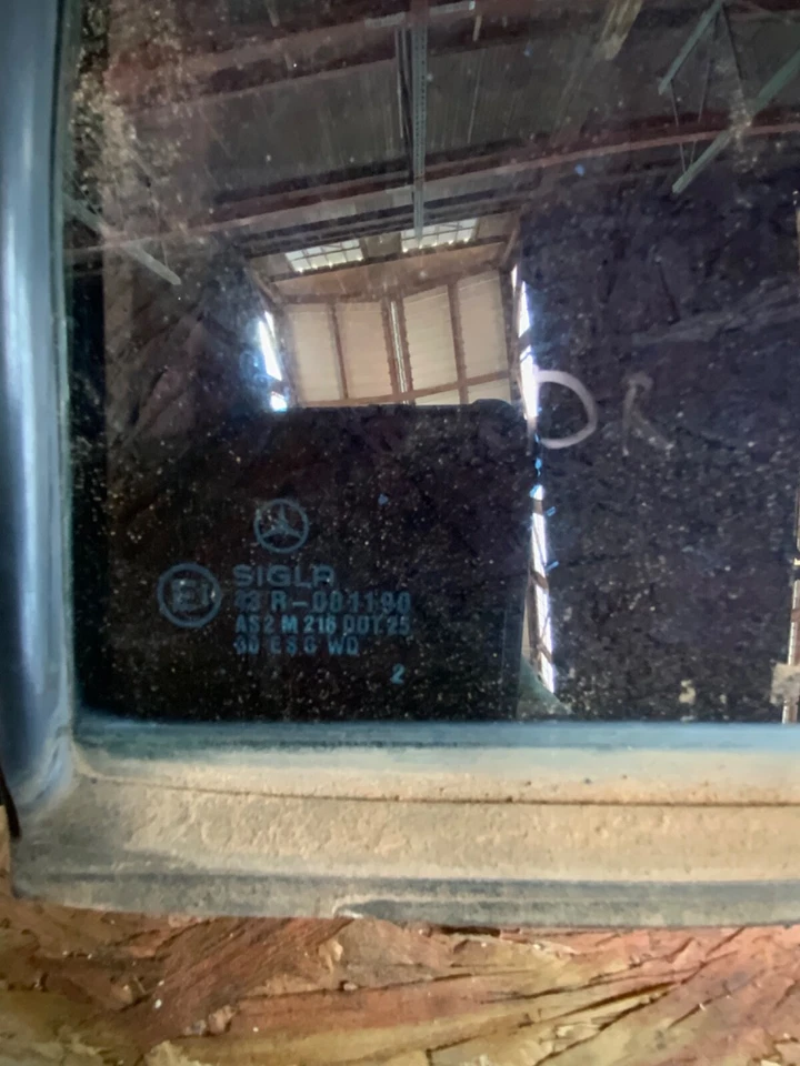 Mercedes Benz 400E 1992 ventana de vidrio puerta ventilación conductor lado izquierdo trasero izquierdo Foto 2 de 3