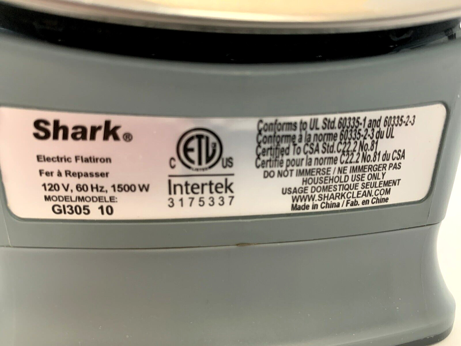 Shark Professional 1500 Watts GI305 10 Red / Gray Stainless Steel Steamer Iron