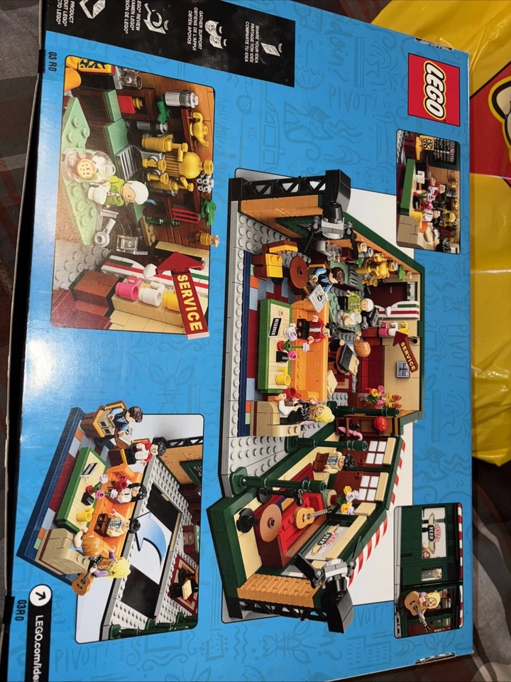 New LEGO FRIENDS the TV Series Central Perk (21319) 1079 Pieces Retired Sealed - Image 4 of 4