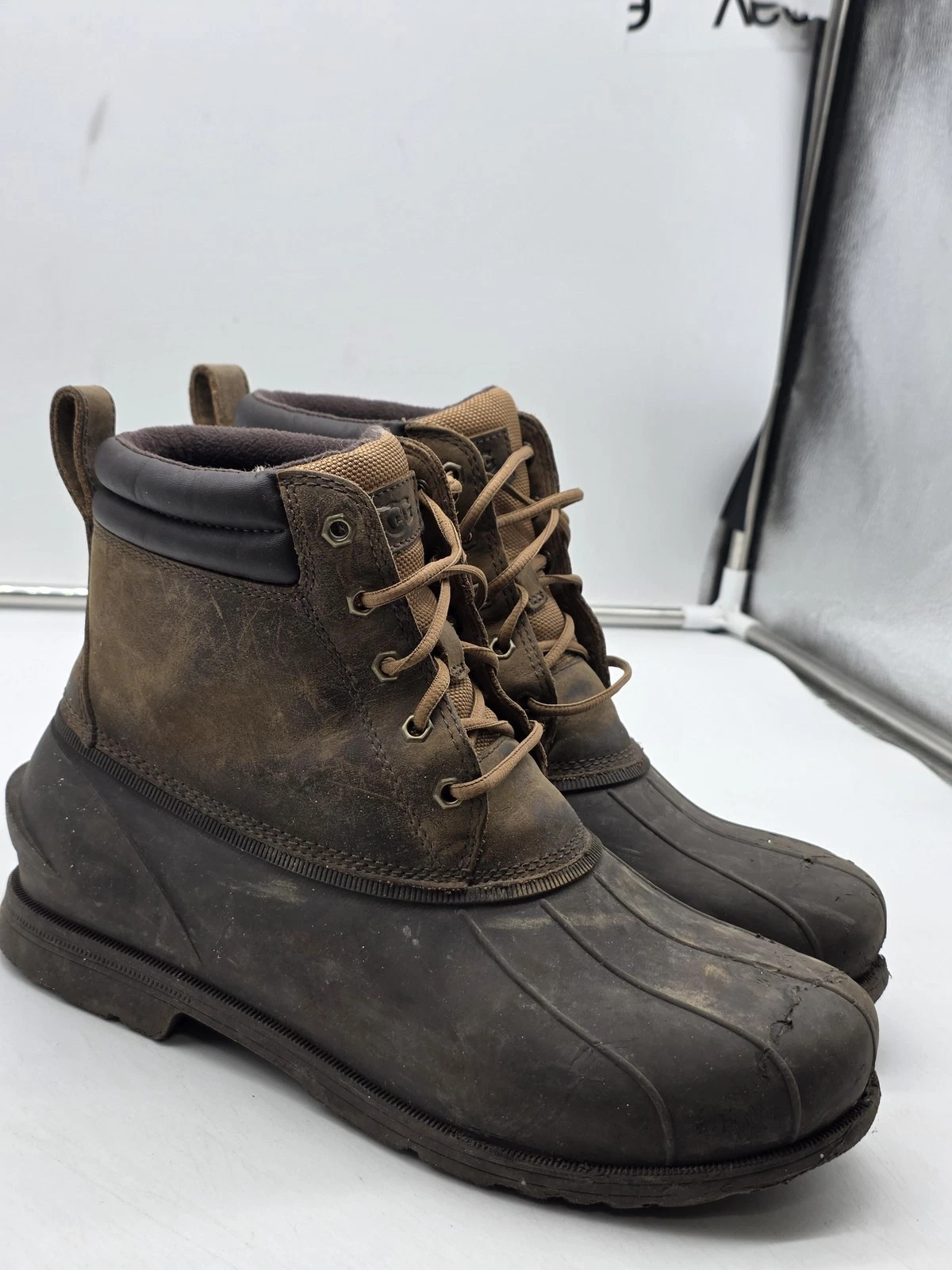 UGG BootsMen 8.5 Brown gaston Leather Duck Winter Snow Waterproof Rubber Damaged