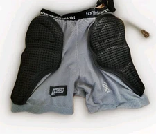 Pro-Tec IPS Hip Pads Shorts Black Grey Size M Streets Ramps Snow Water Air Dirt