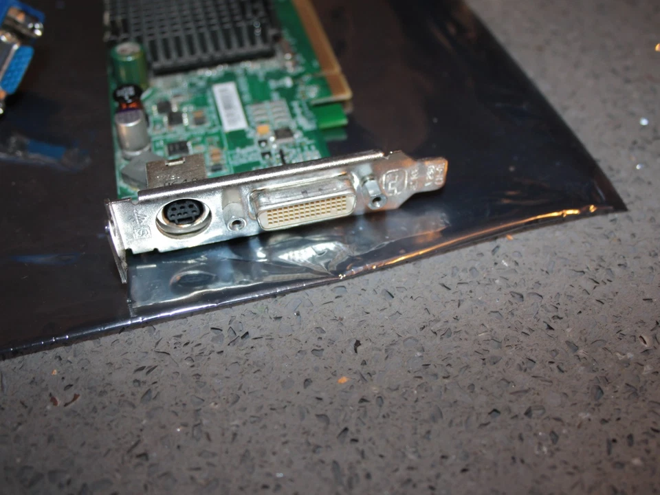 Low profile dual VGA s-video ATI Radeon X1300 256MB DDR PCIe x16 LP - Image 4 of 4