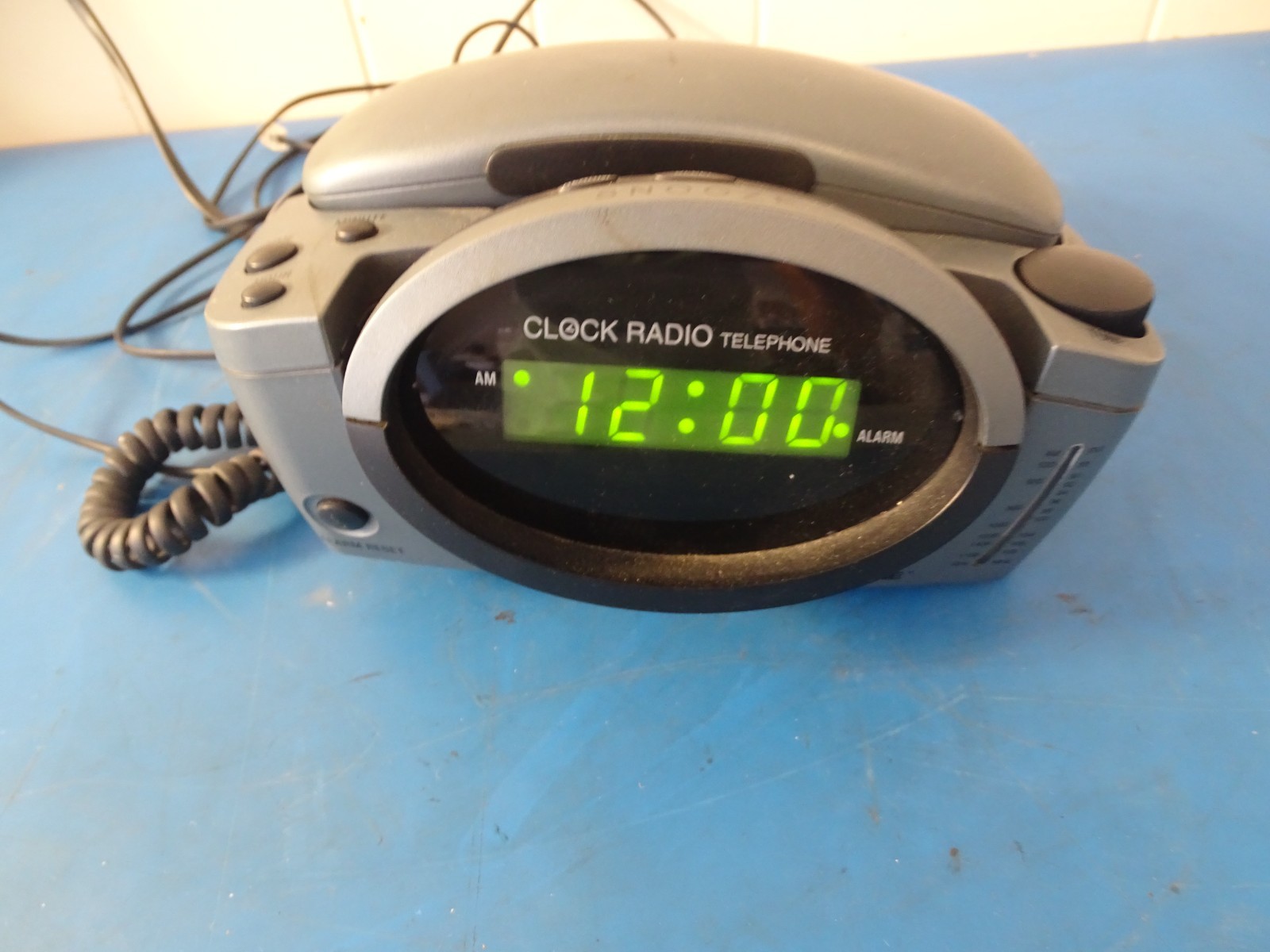 Vintage AM FM Alarm Clock Radio Landline Telephone Combo Bedside Table Unit Gray