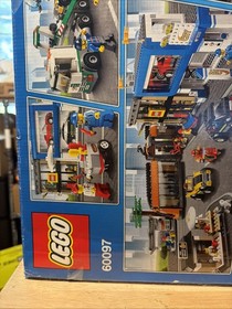 LEGO City 60097 City Square  New Sealed, Damaged box, 1683 Pieces,