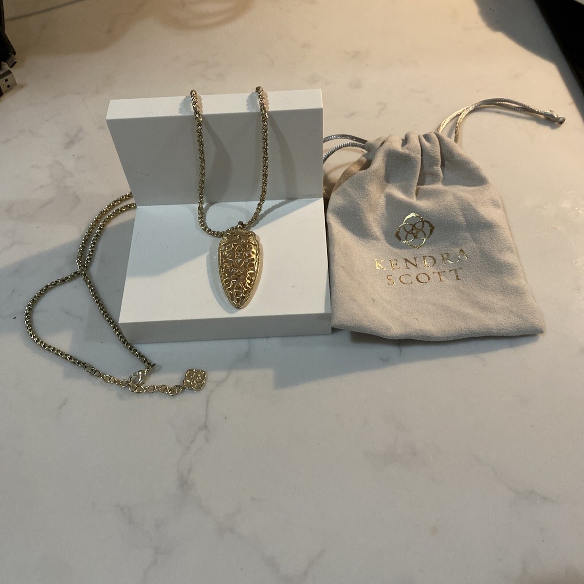 Kendra Scott Sienna Arrowhead Necklace- Gold/Rose Gold