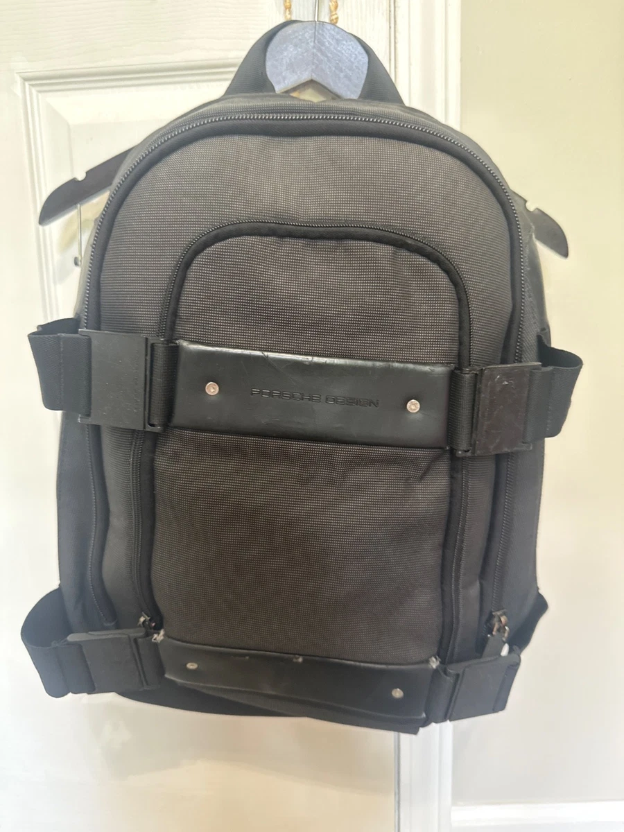 Preços baixos em Bolsas Mochila Preta Porsche Design para Homens