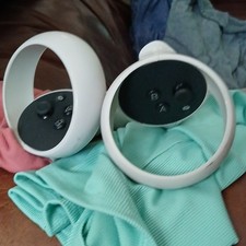 Meta Controller Set Pair (2 Controllers) Whit...