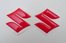 SUZUKI GSXR GSX-R Emblème 3D Autocollant Set de 2 pièces, couleur ROUGE