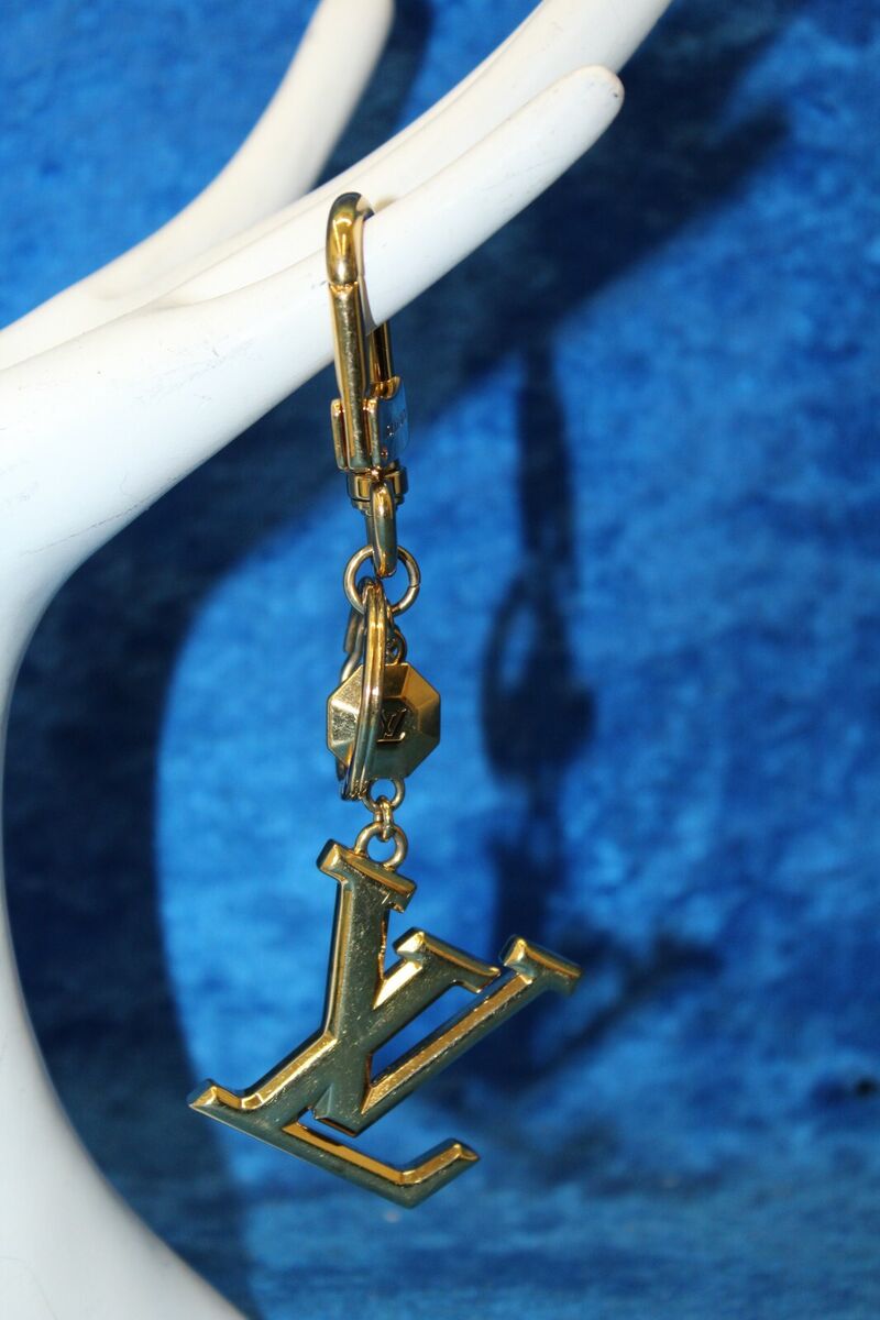 Louis Vuitton Facettes Bag Charm & Key Holder Gold Logo Louis Vuitton Facettes Bag Charm & Key Holder Gold Logo
