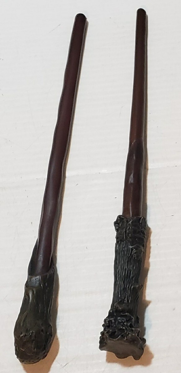 WANDS　会報 Harry Potter TM & WBEI (s21) 052021. Replica Wands. Lot Of 2